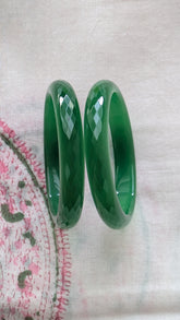 EMERALD GREEN
