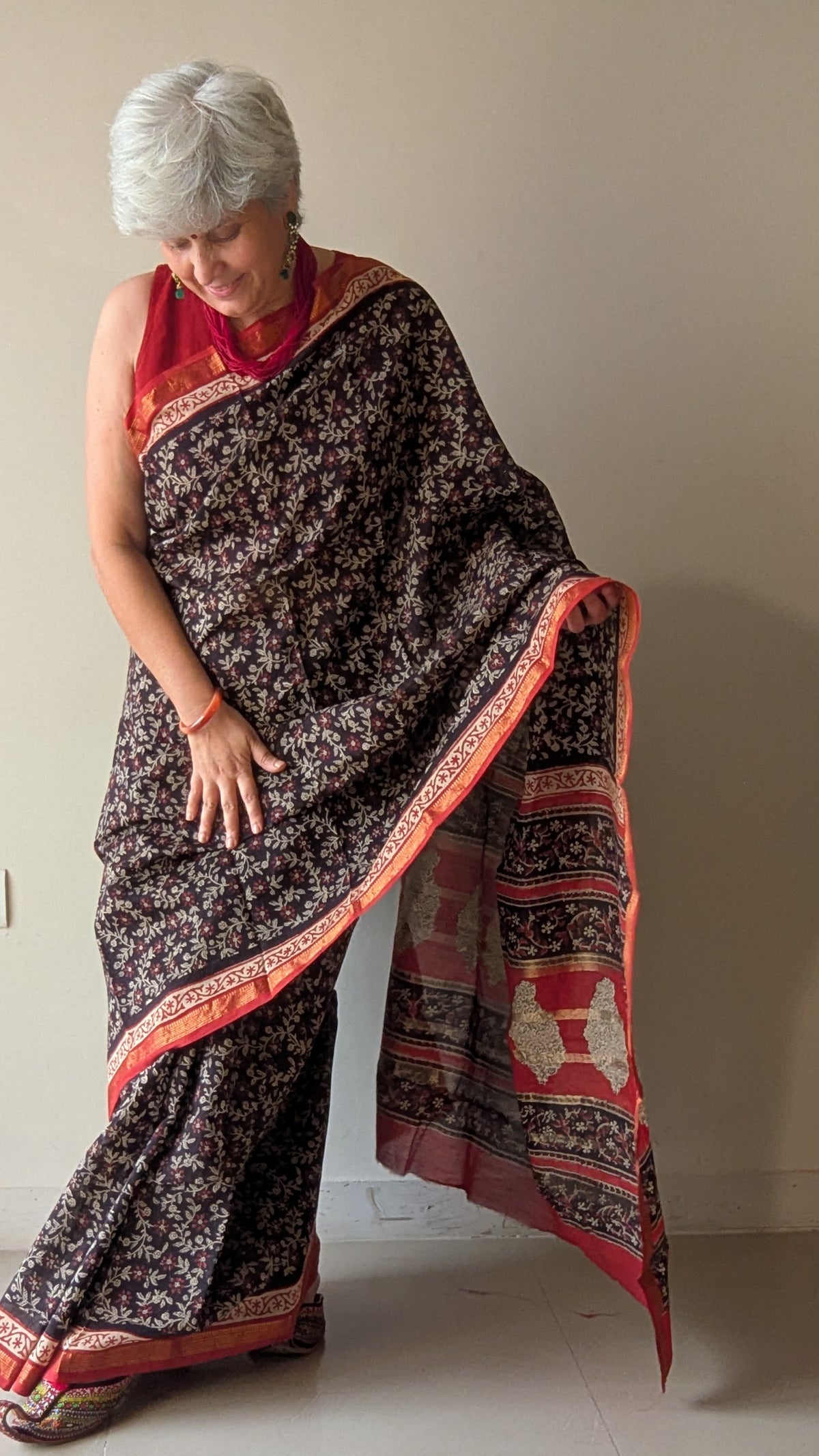 BLACK RED FLORAL SAREE