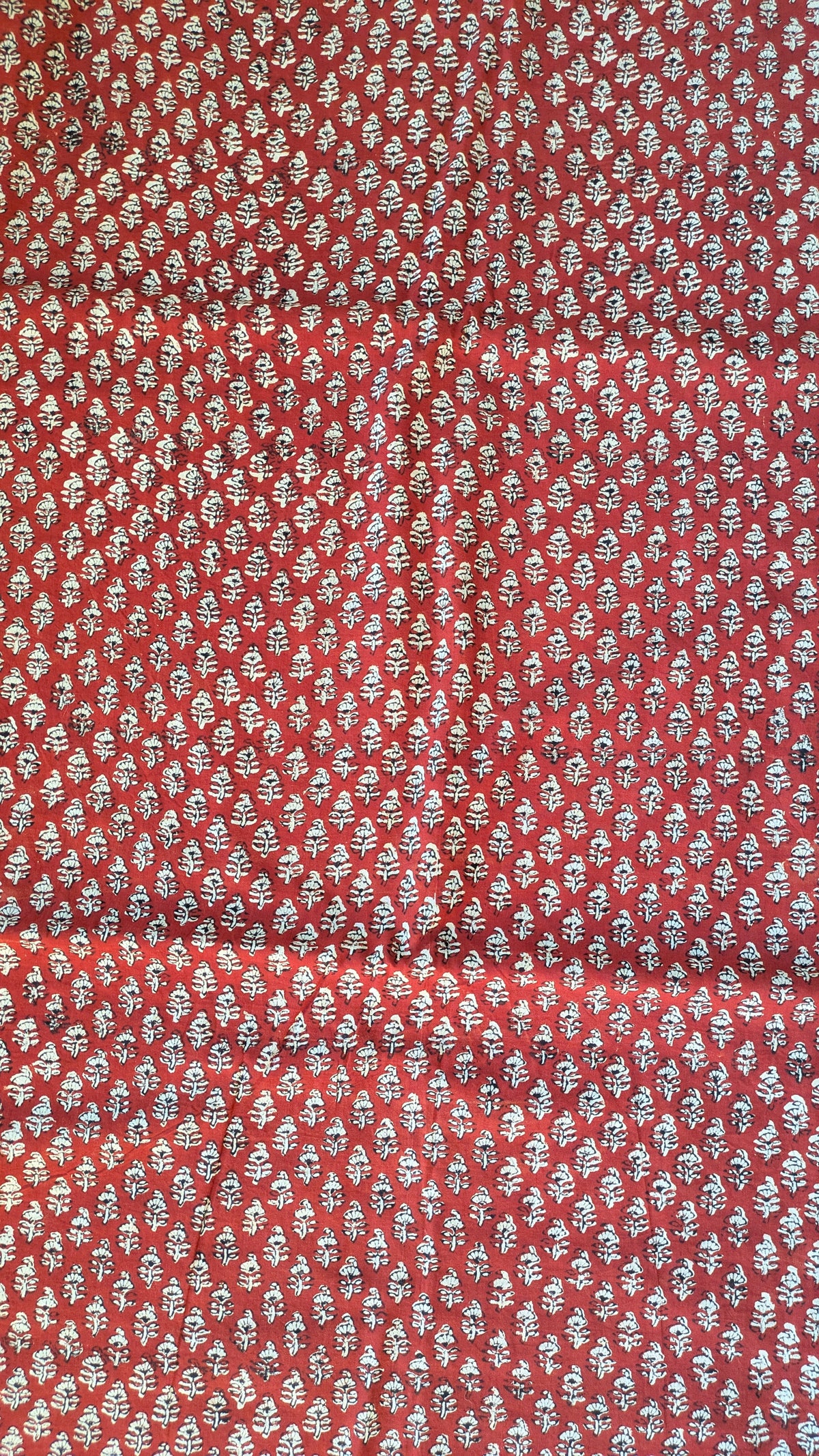 SMALL TRADITIONAL FLORAL MOTIFS