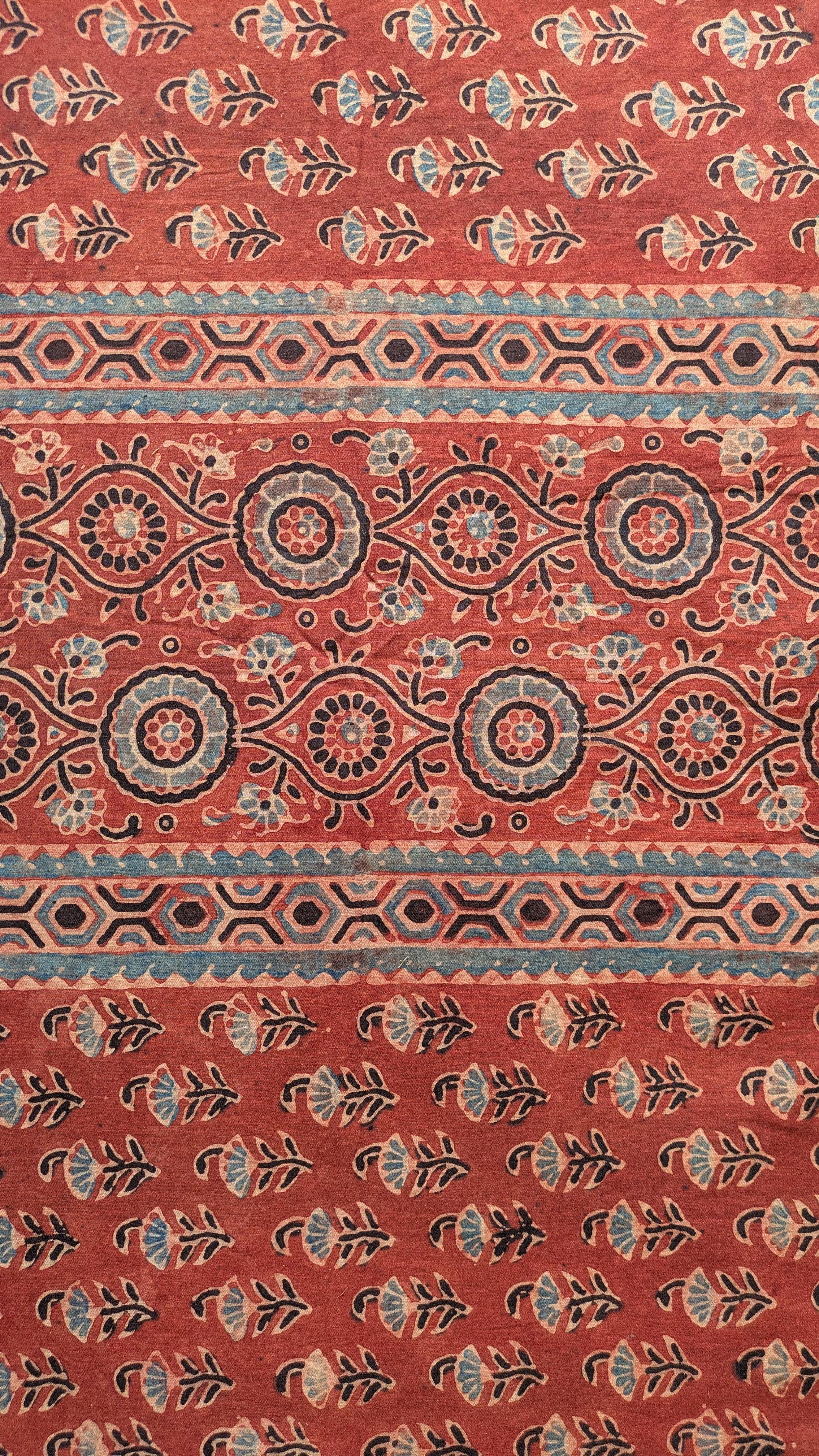 MEDALLION STRIPE