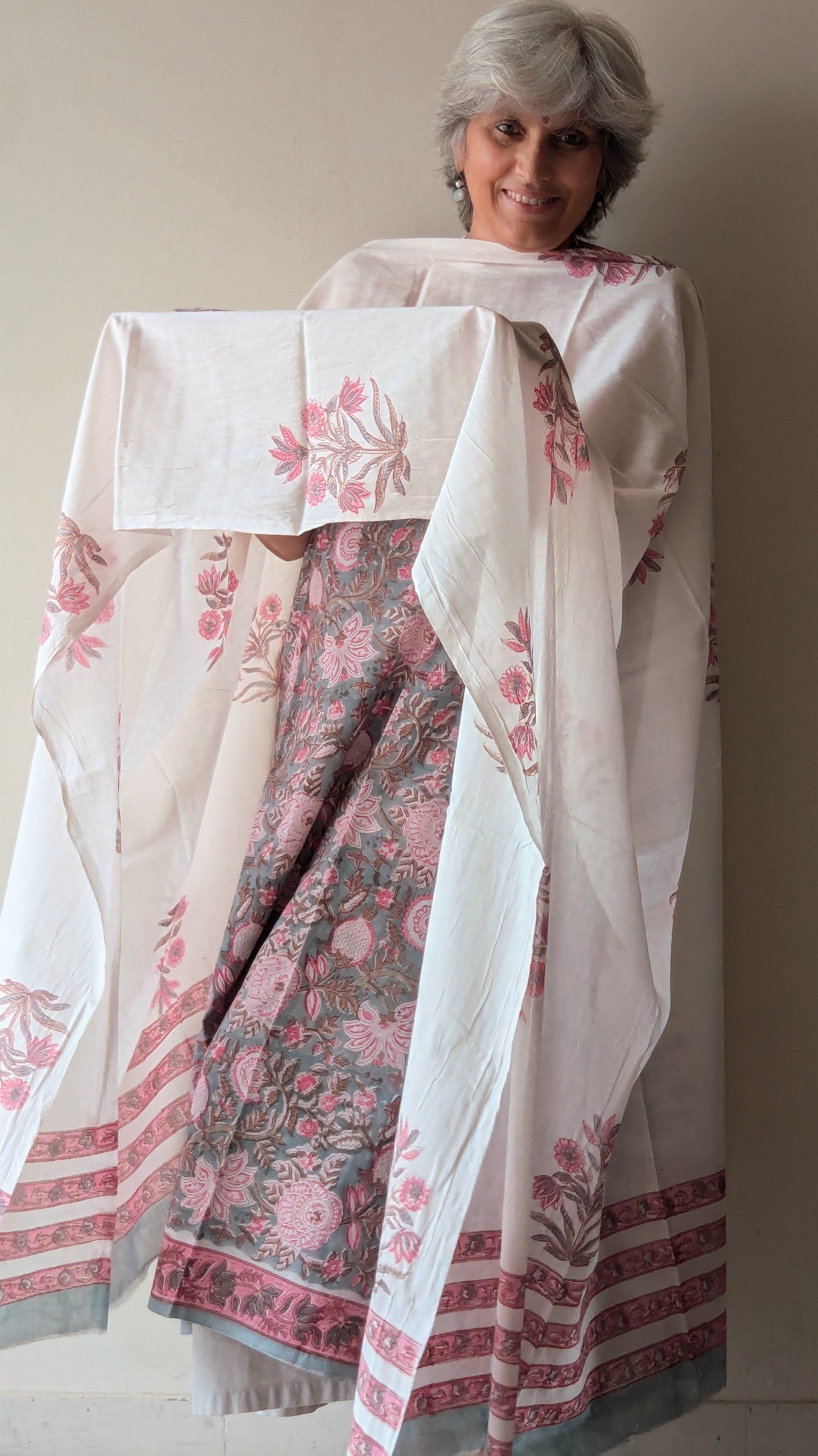 VINTAGE CHARM