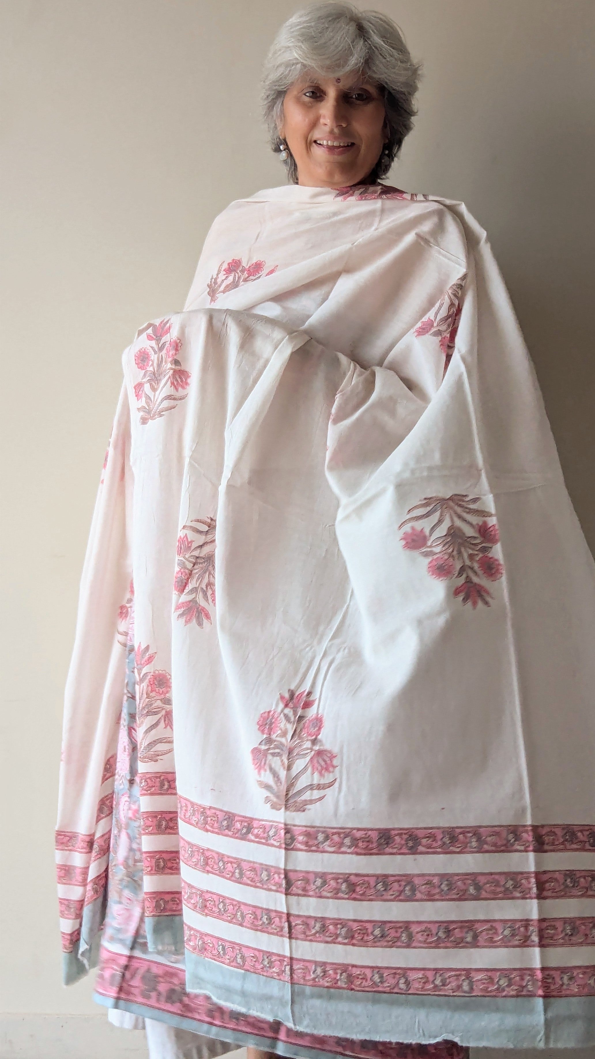 VINTAGE CHARM