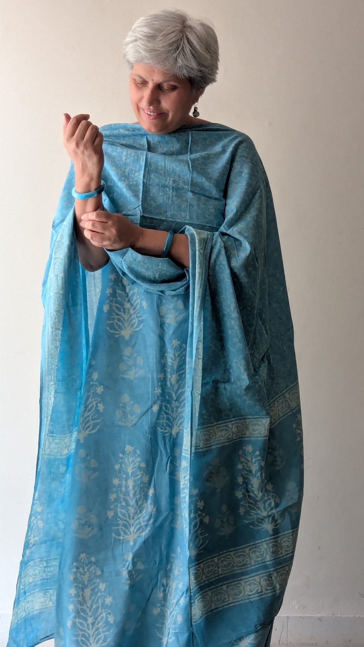 NEELA BAAG