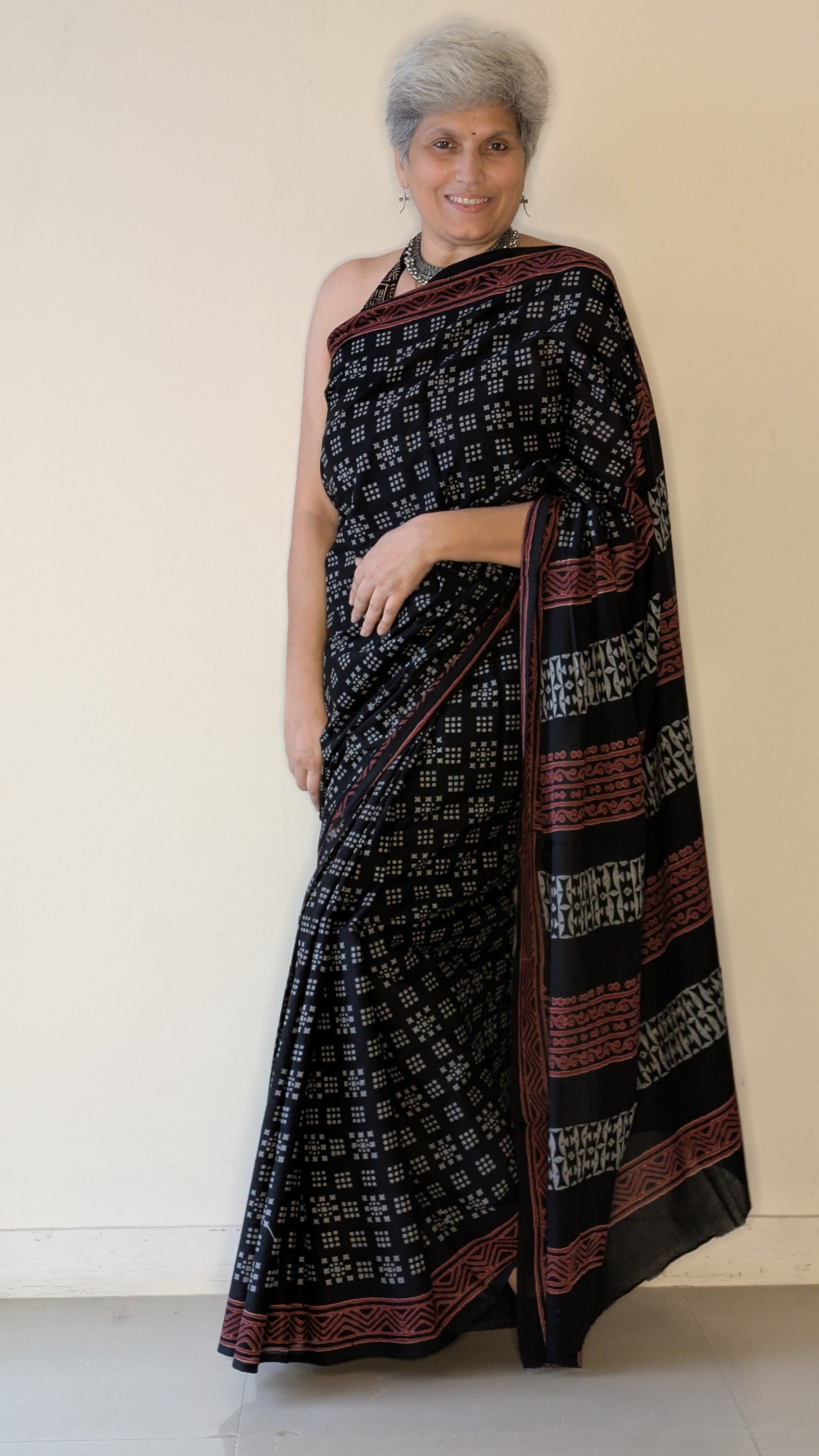 EBONY GRID