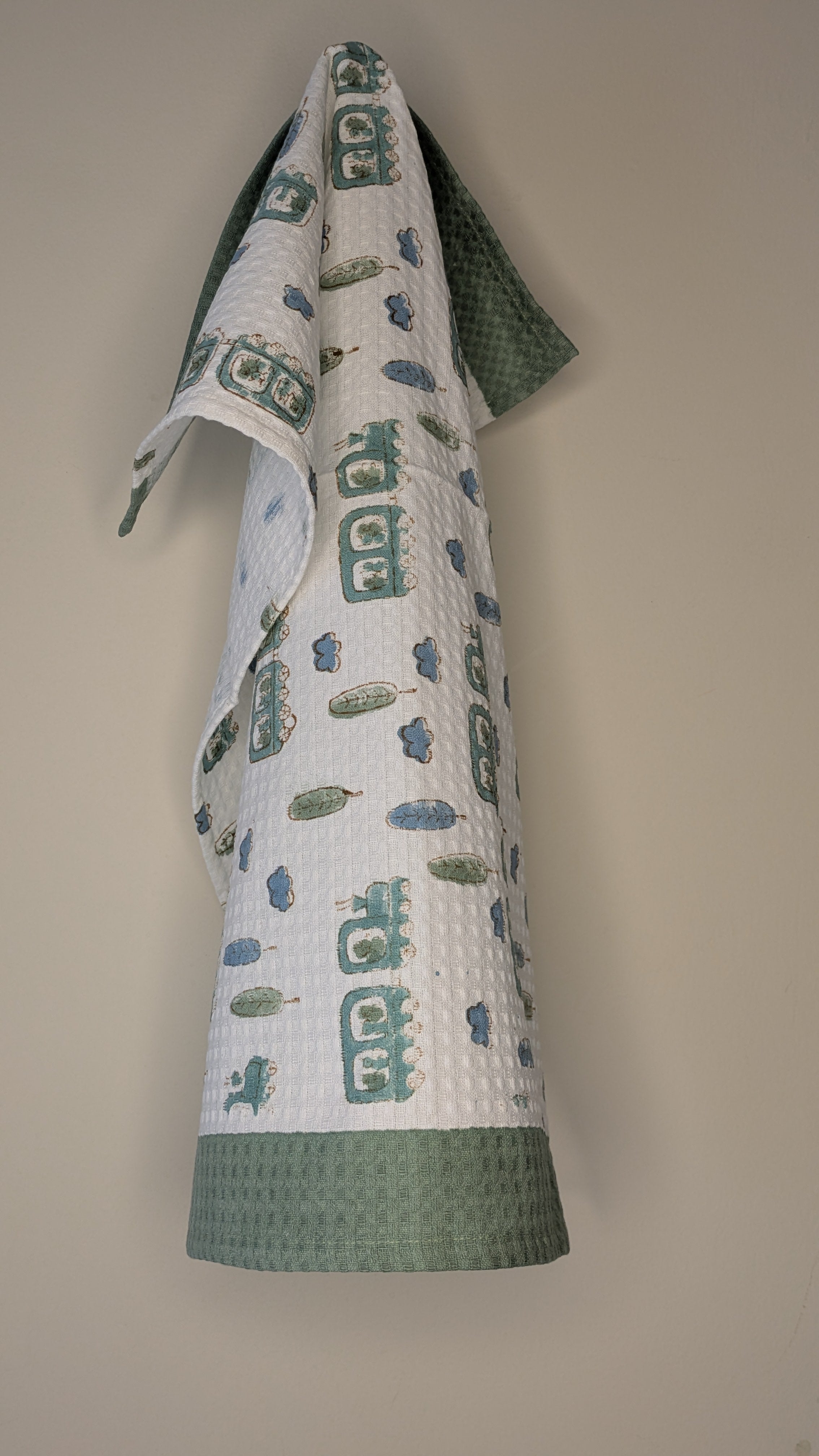 CHUK CHUK Hand -Towel