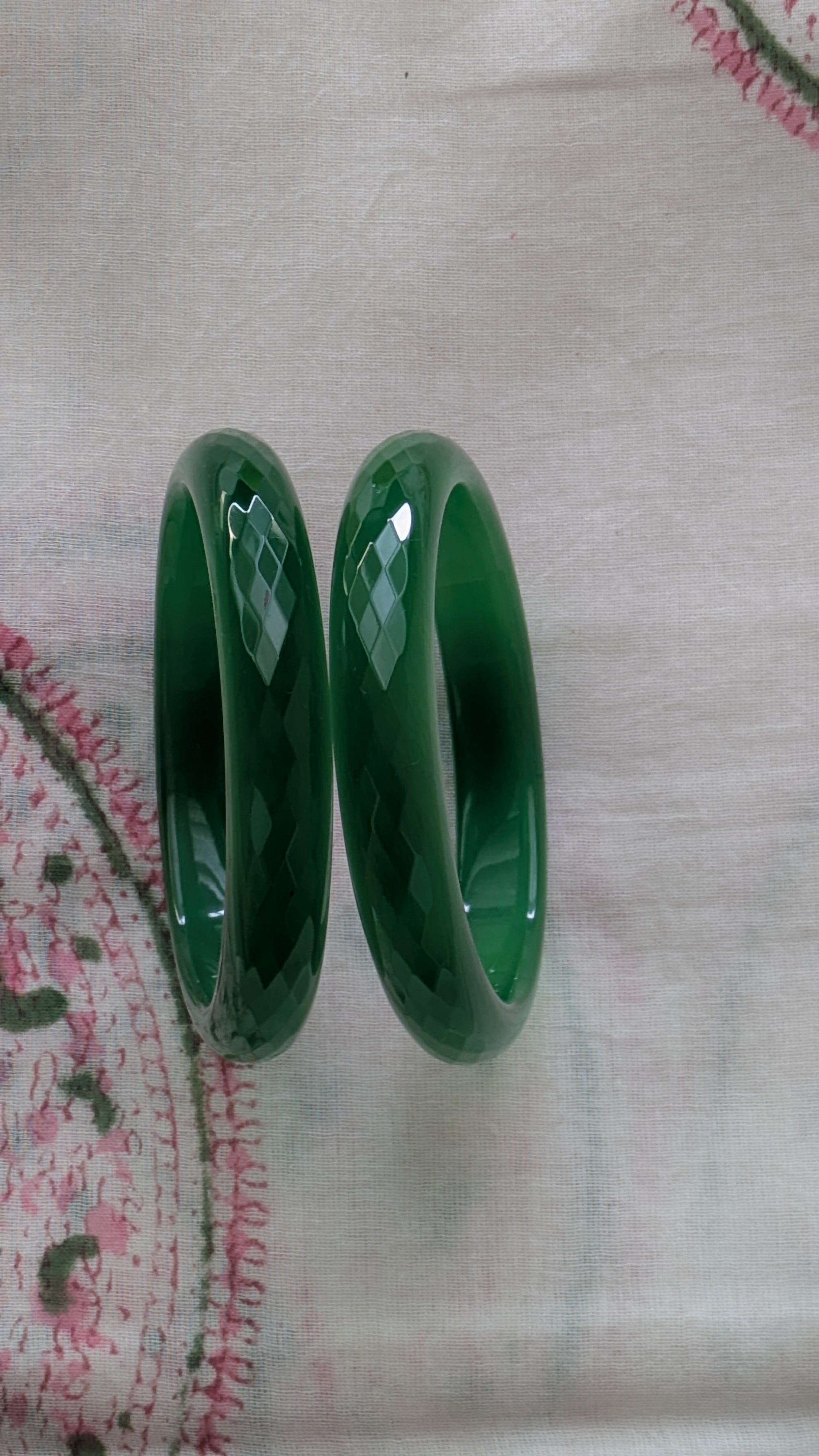 EMERALD GREEN
