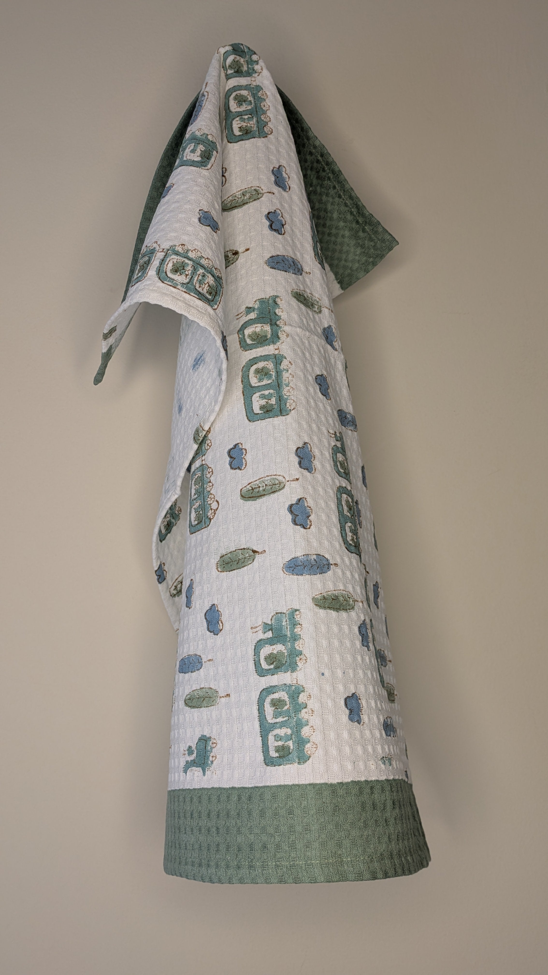 CHUK CHUK Hand -Towel