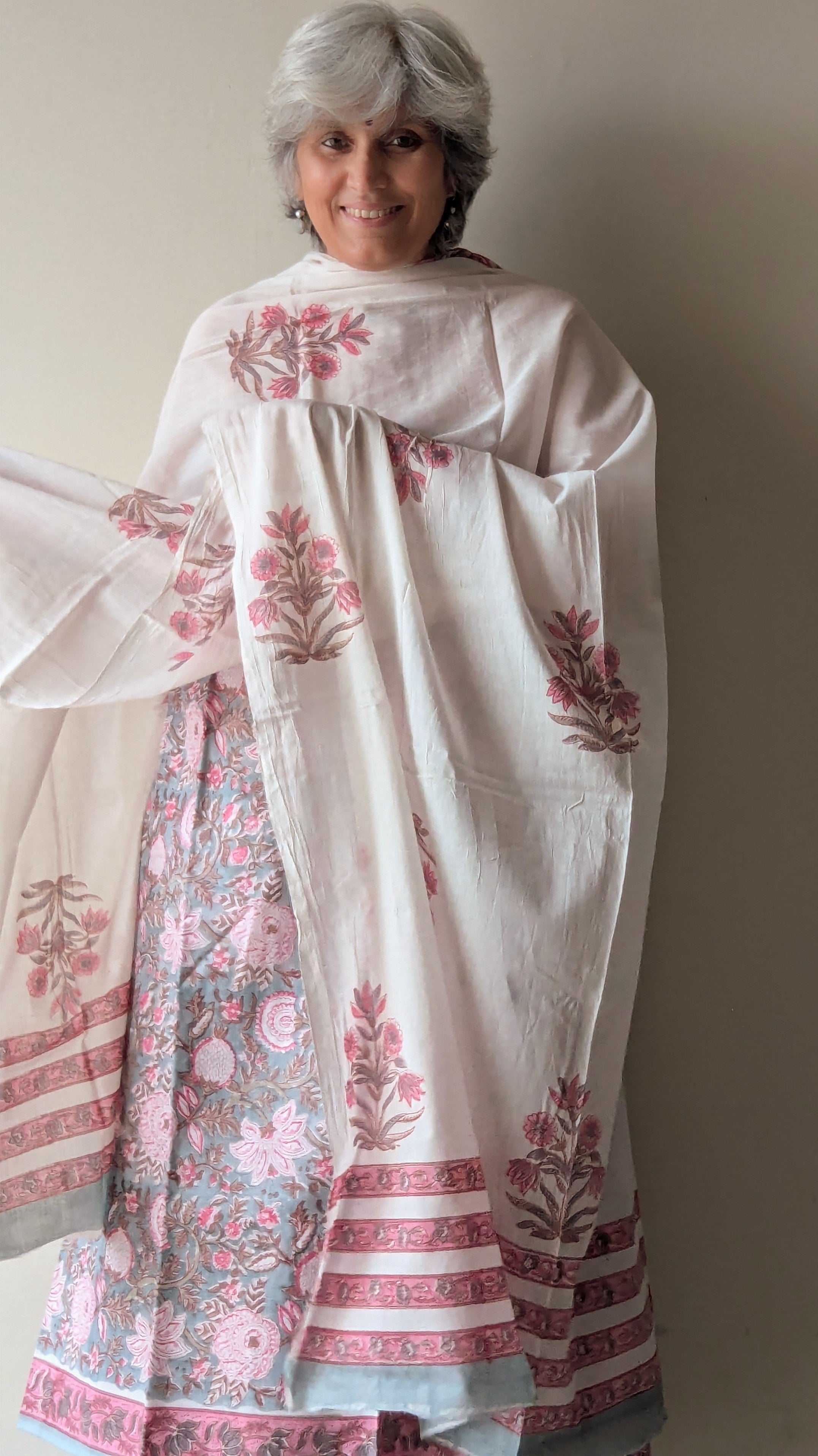 VINTAGE CHARM