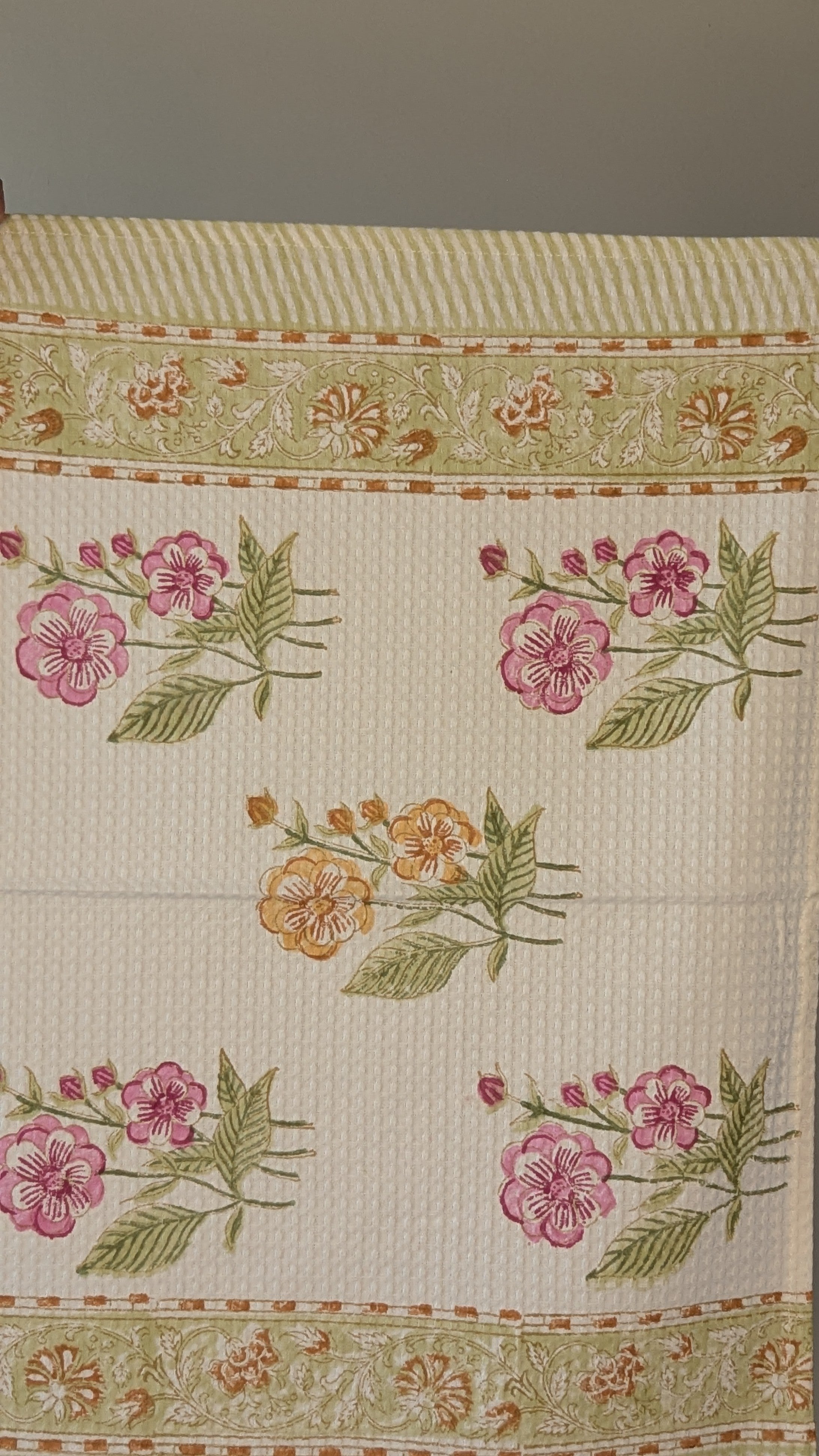 BLOSSOM MEADOW HAND TOWELS
