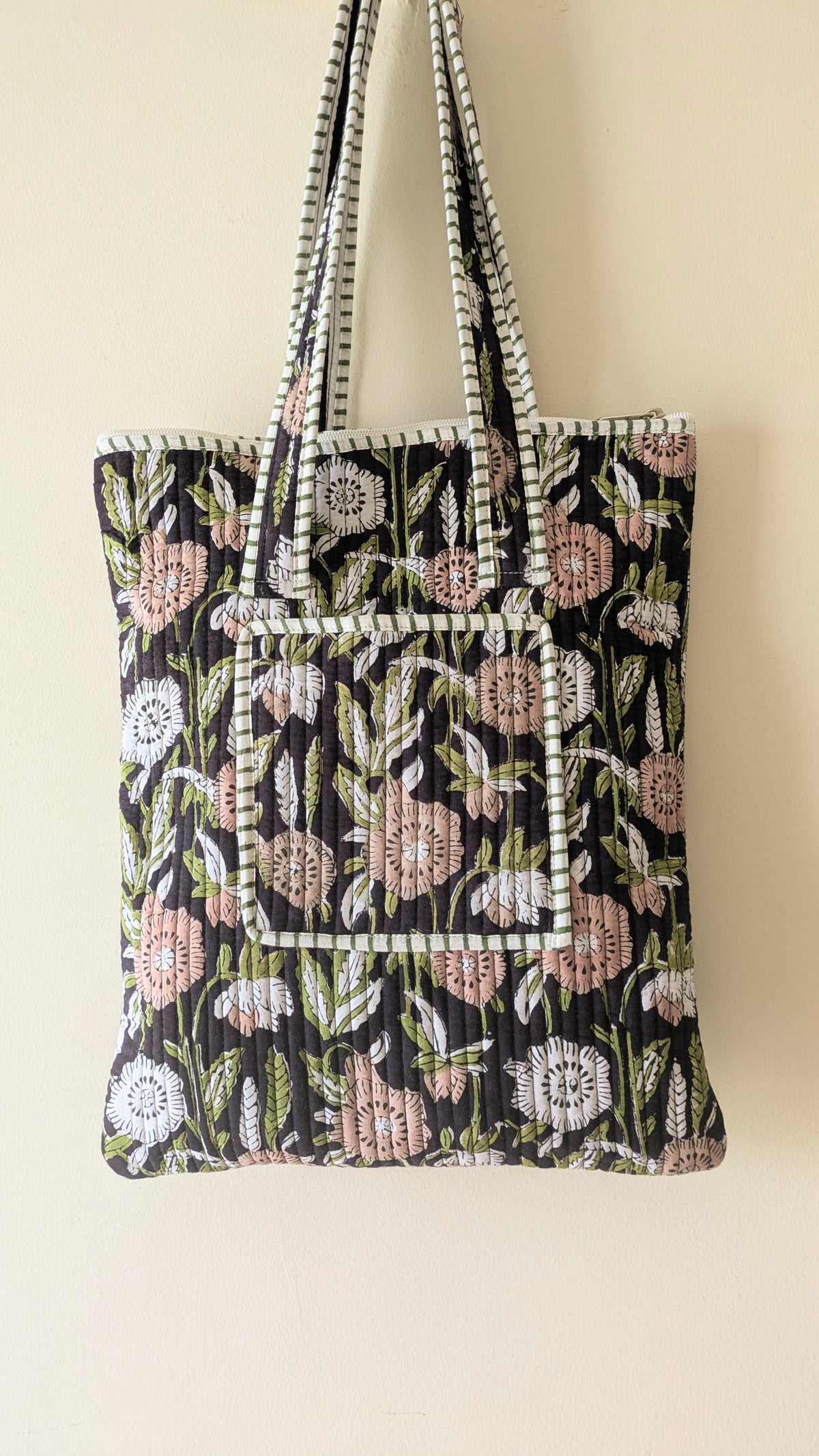 FLORAL BLACK
