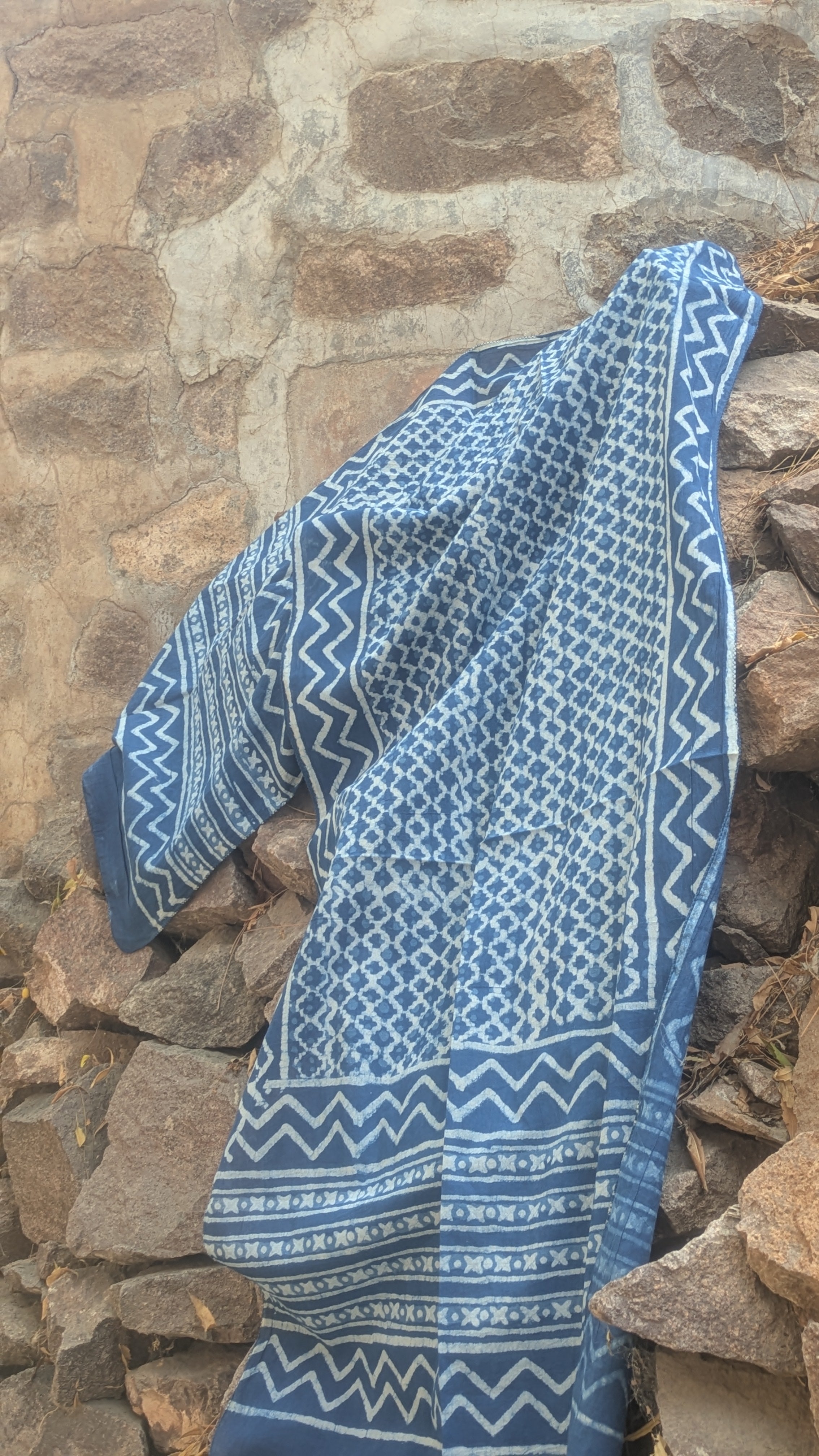 NEELA JHAAG
