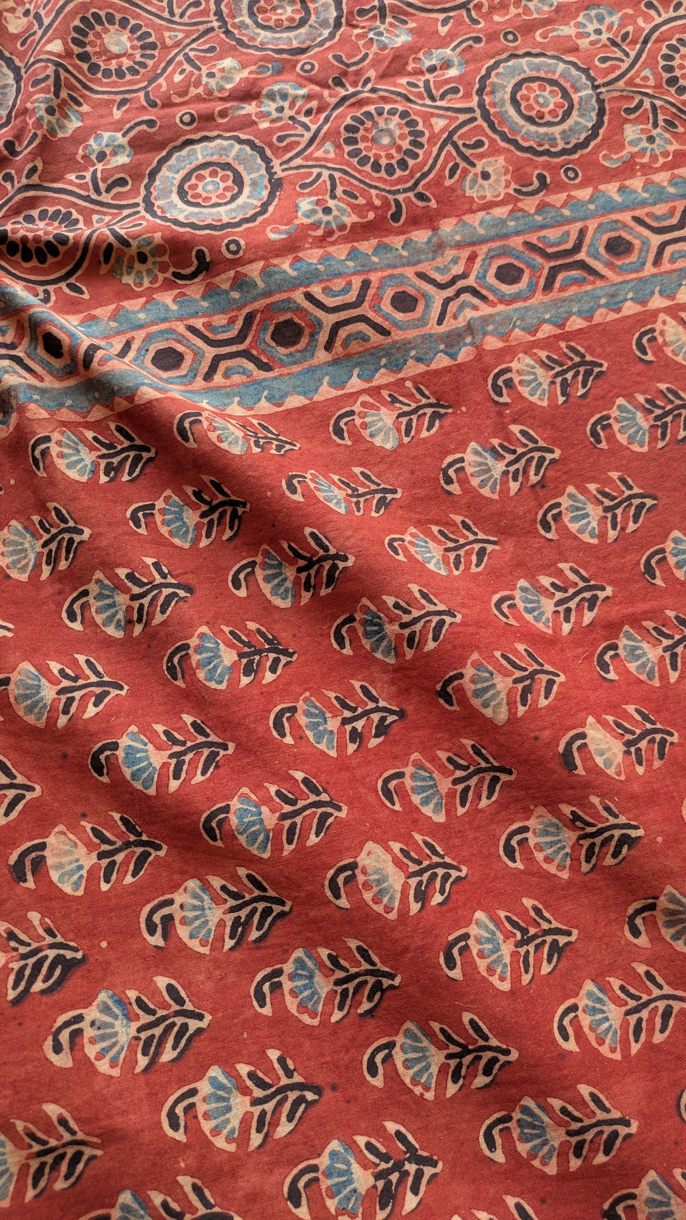 MEDALLION STRIPE