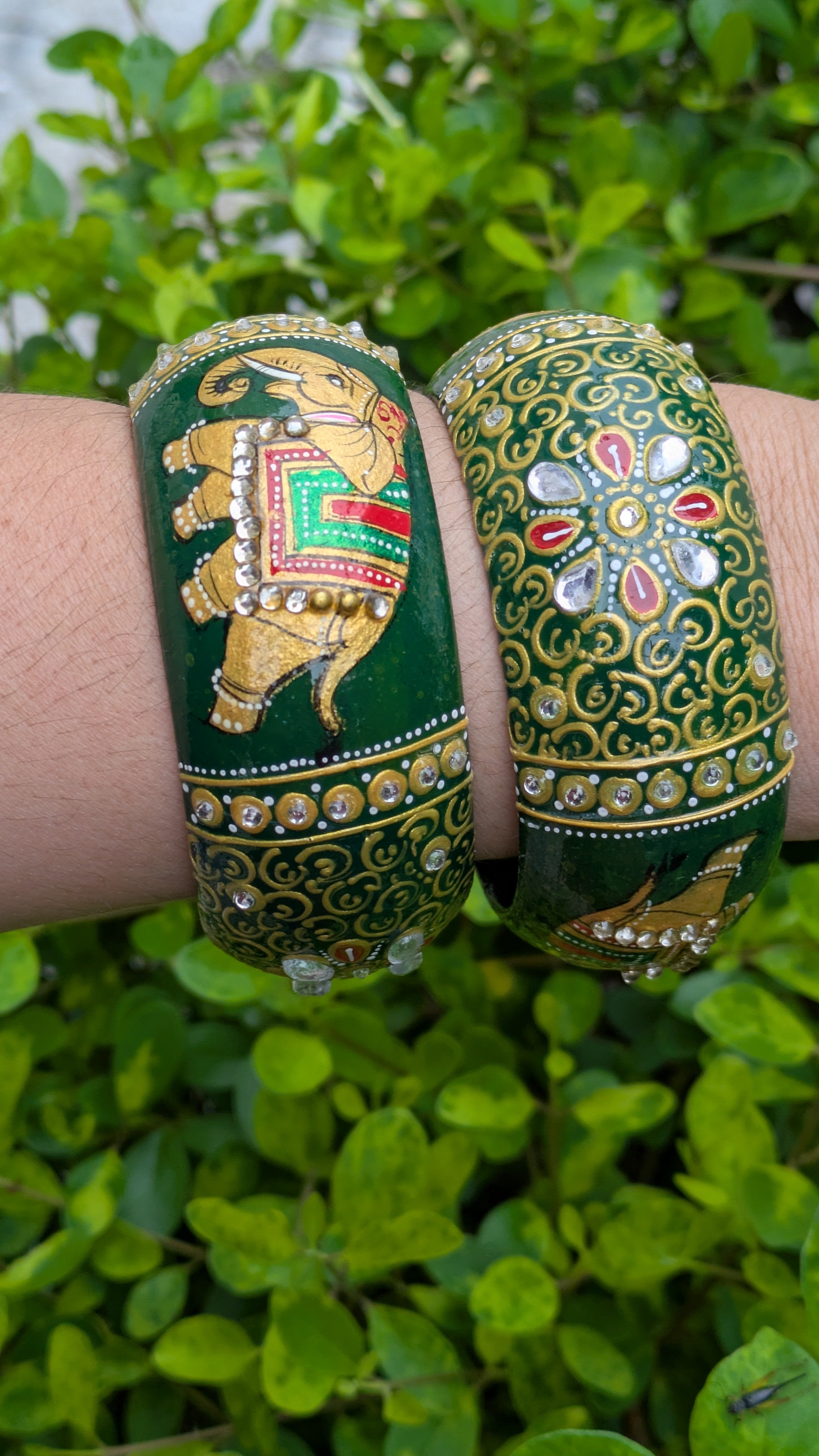 ELEPHANT & FLORAL LAC BANGLES - Green
