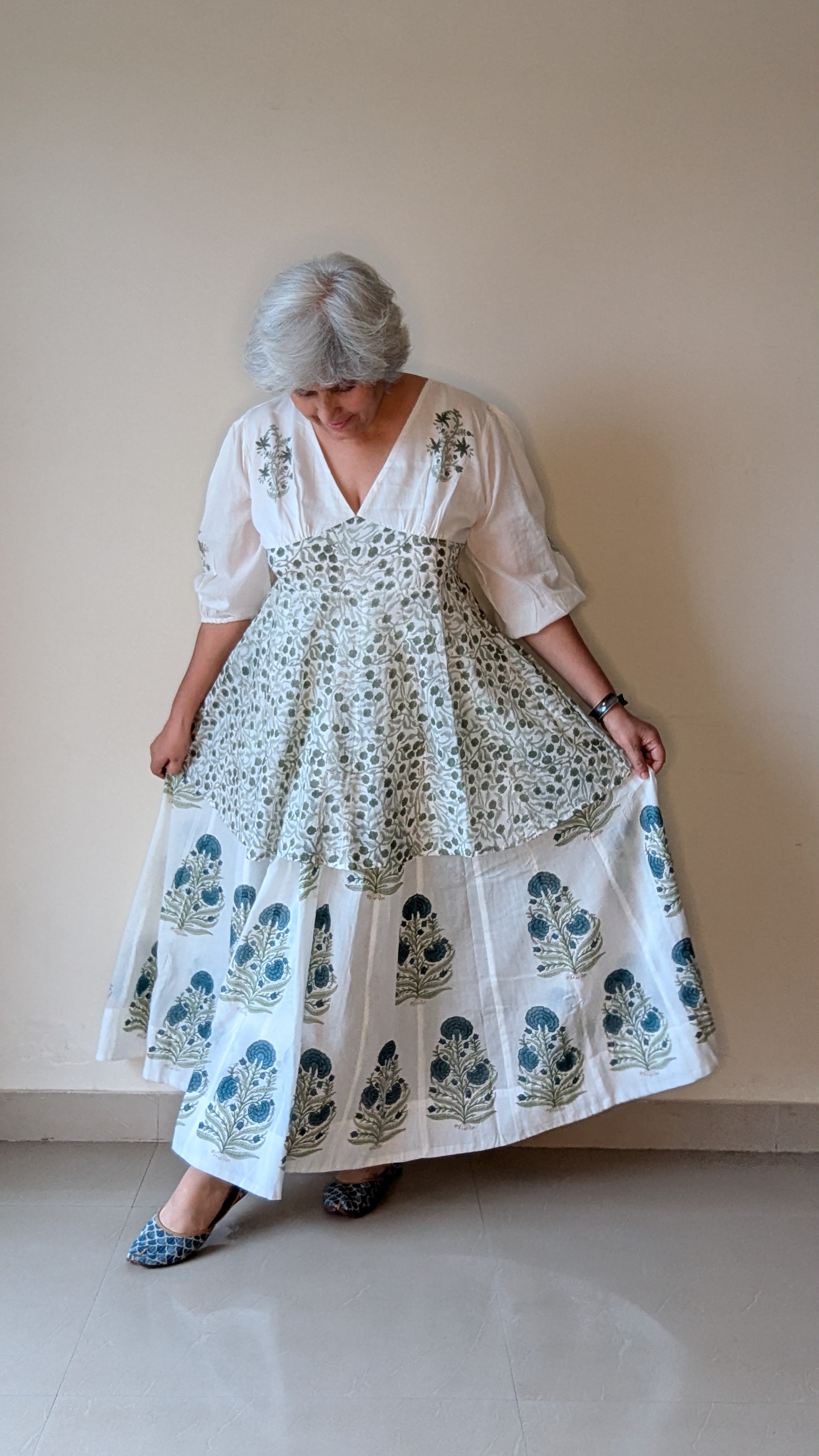 VINTAGE BLUE POSY