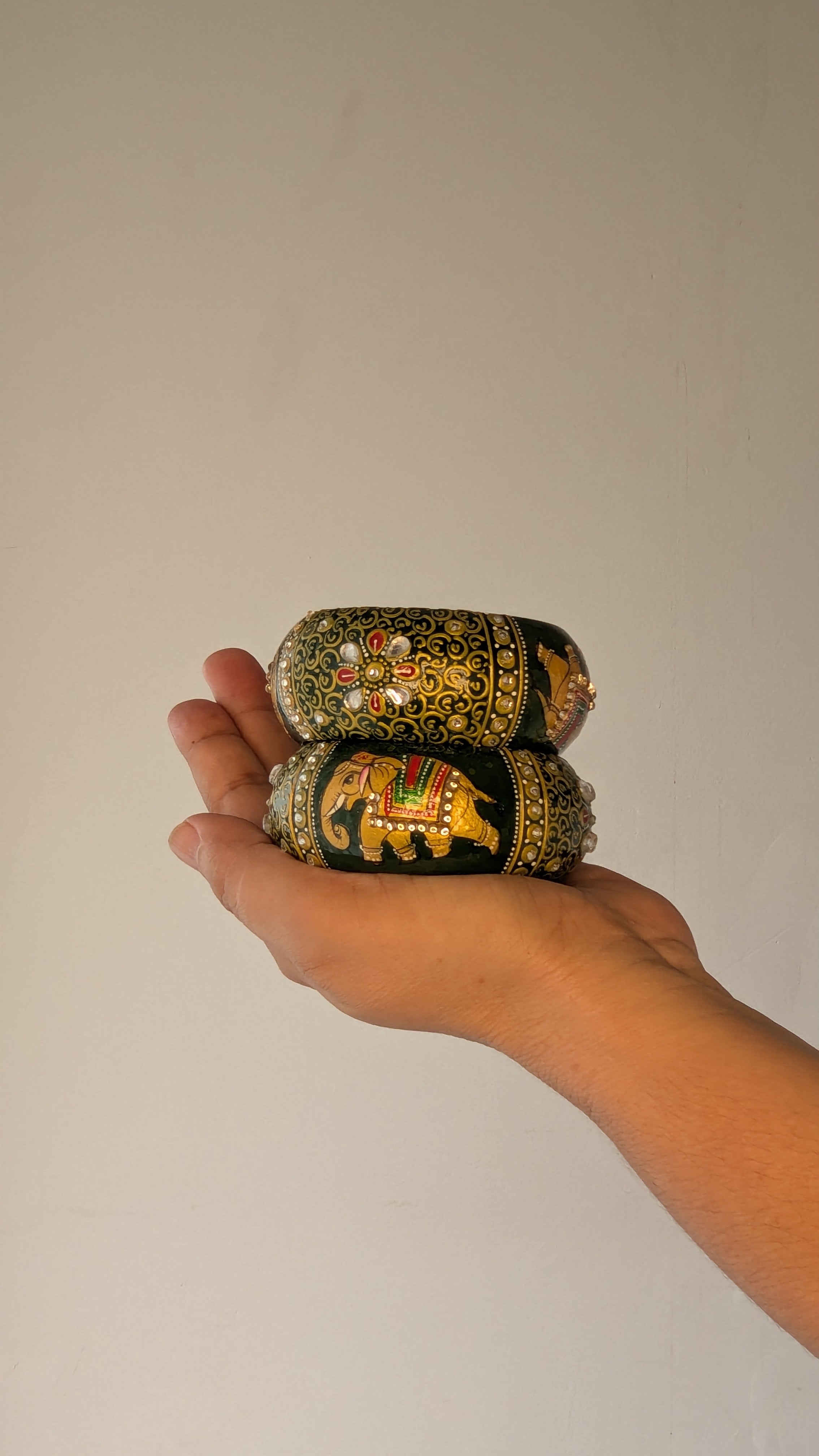 ELEPHANT & FLORAL LAC BANGLES - Green
