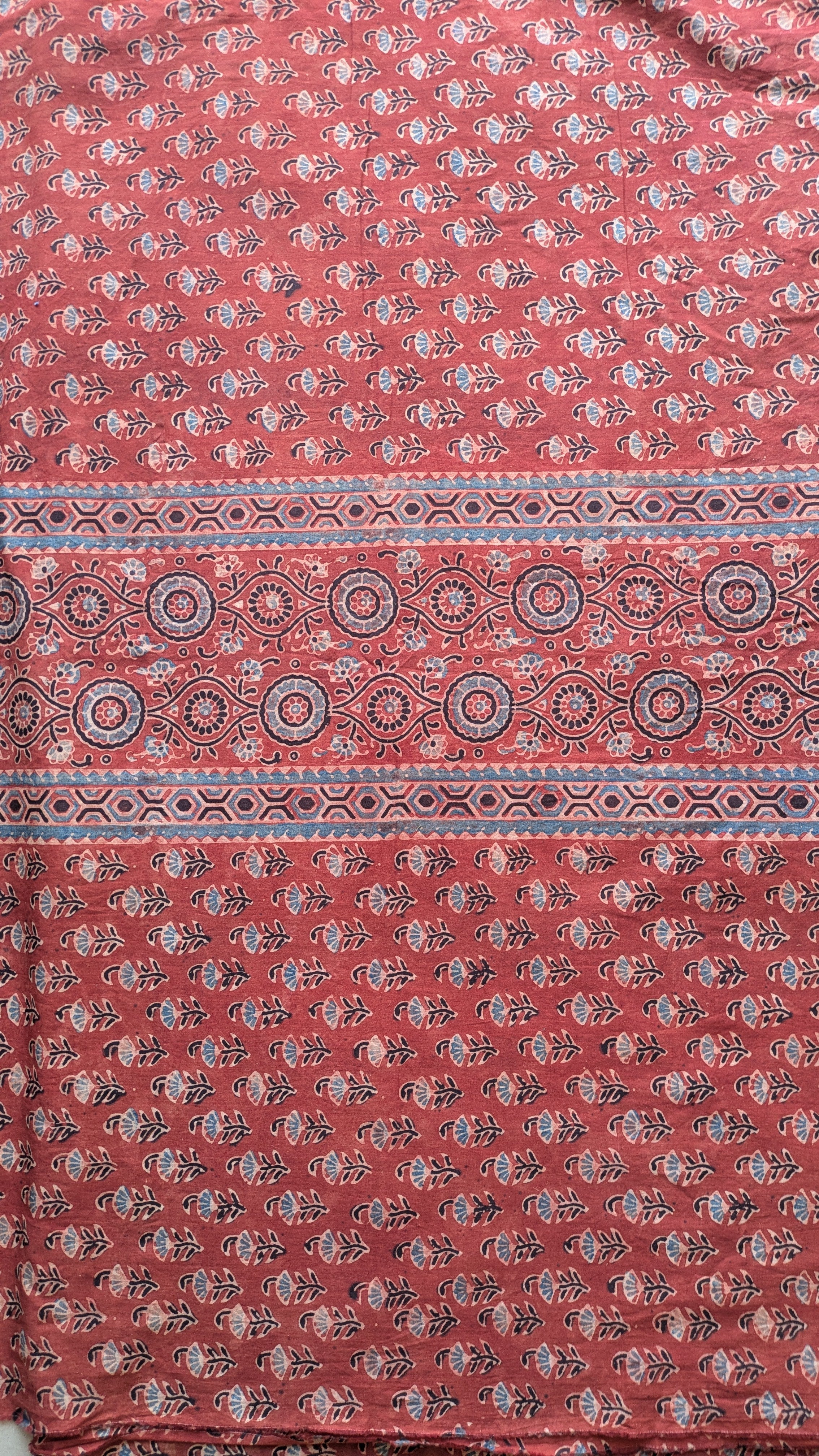 MEDALLION STRIPE