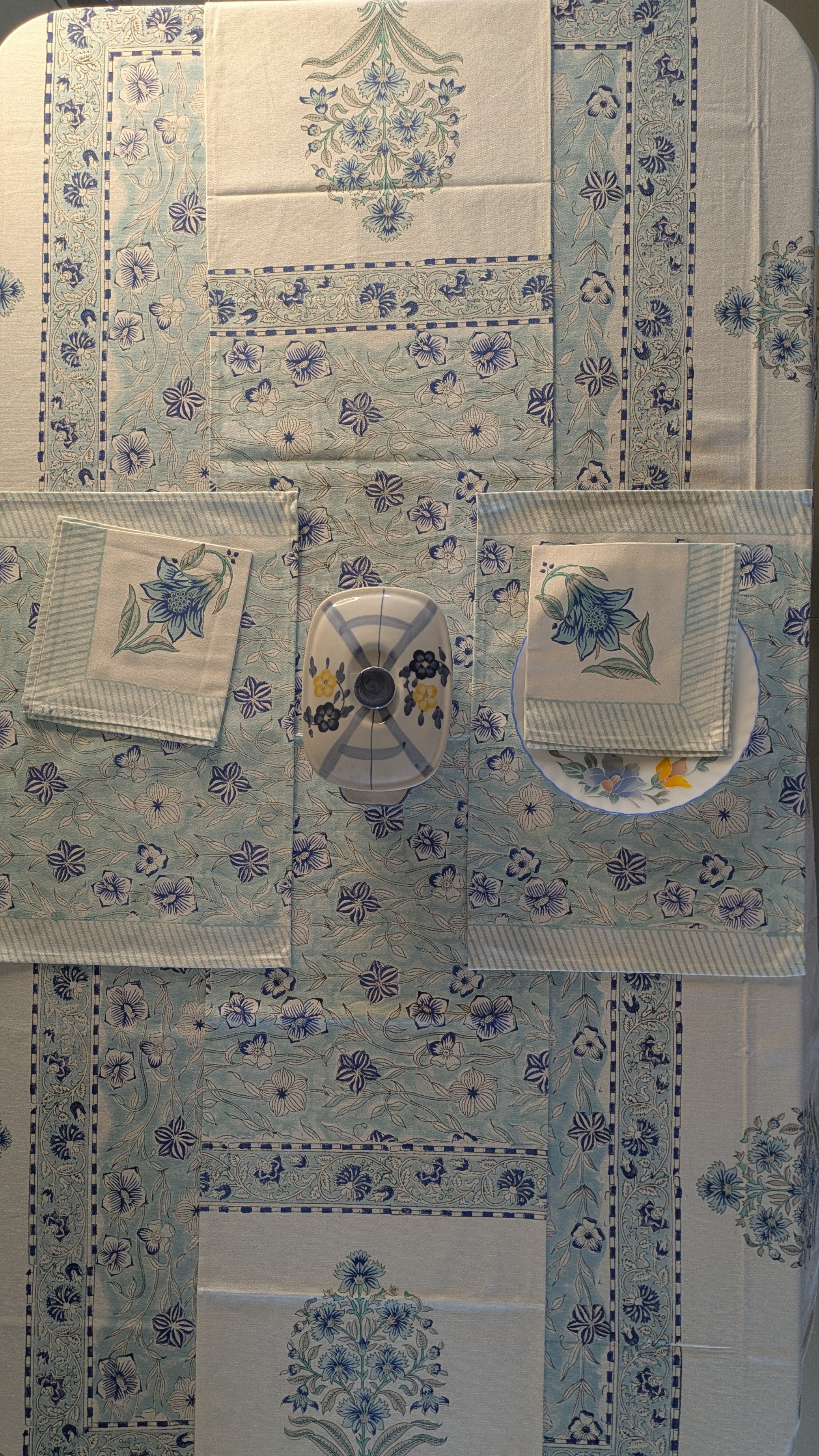 GLEAM BLUE TABLE RUNNER